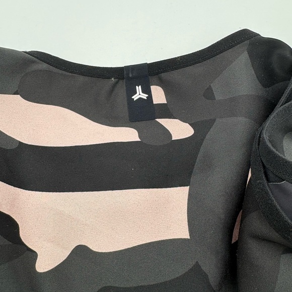 Ultracor Camo Collegiate Sports Bra Yoga Med High Impact Luxury Large Black Pink - Picture 5 of 6